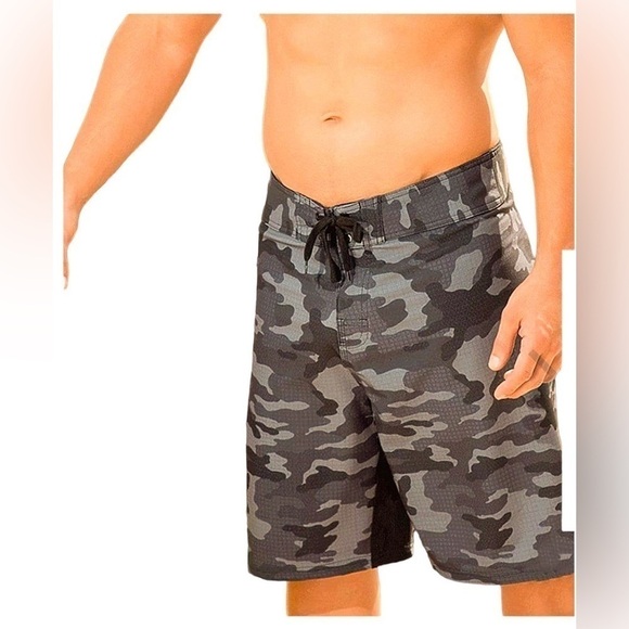 CAMO Swimming Trunks for Men by Hang Ten in size Large - Picture 1 of 10